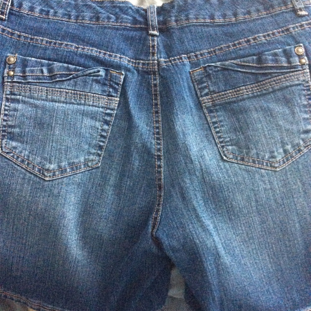 Gloria Vanderbilt Women’s Jean Shorts